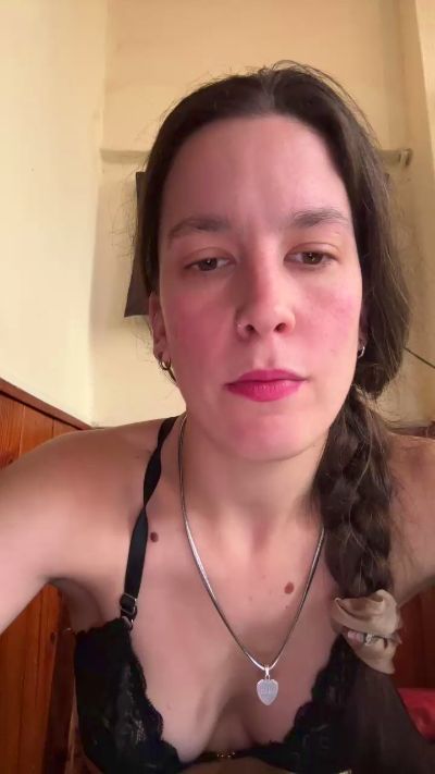 melu021 live cam on Cam4