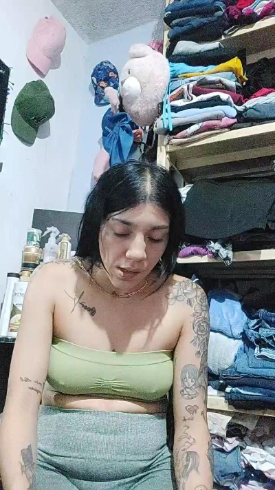 mely42 live cam on Cam4