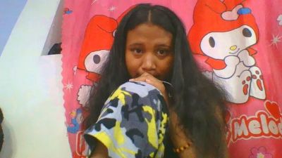 mendrika5 live cam on Cam4