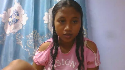 mendrika5 live cam on Cam4