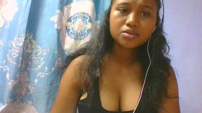 mendrika5 live cam on Cam4