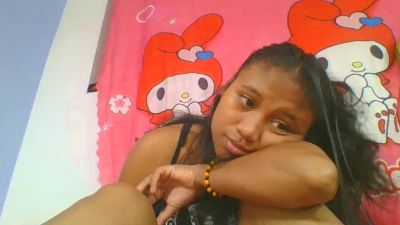 mendrika5 live cam on Cam4