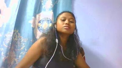 mendrika5 live cam on Cam4