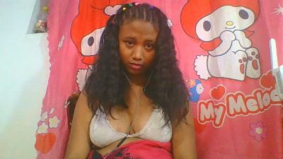 mendrika5 live cam on Cam4