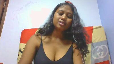 mendrika5 live cam on Cam4