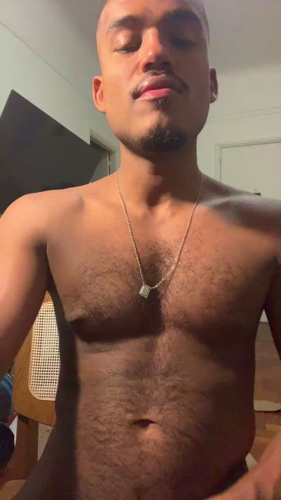 mengorj live cam on Cam4