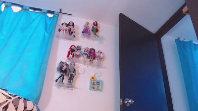 mensia_ live cam on Cam4