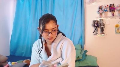 mensia_ live cam on Cam4