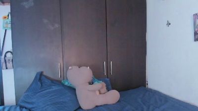 mensia_ live cam on Cam4
