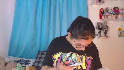mensia_ live cam on Cam4