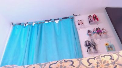 mensia_ live cam on Cam4