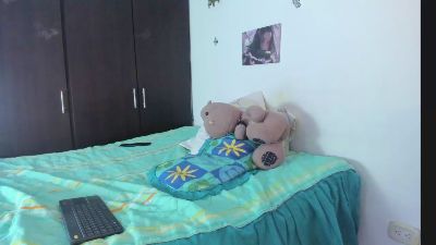 mensia_ live cam on Cam4