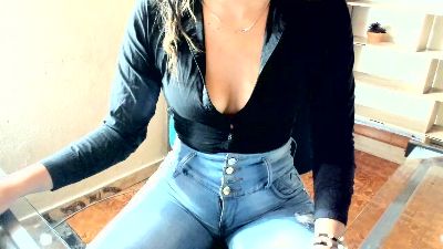merlinaadams_ live cam on Cam4