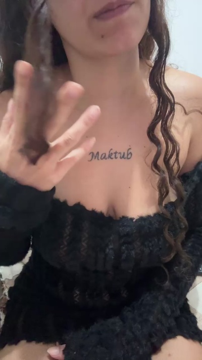 mermaidblue live cam on Cam4