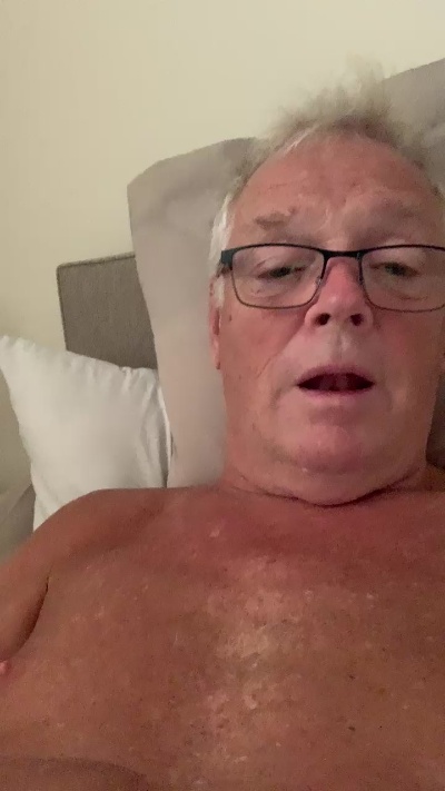merrymann28 live cam on Cam4