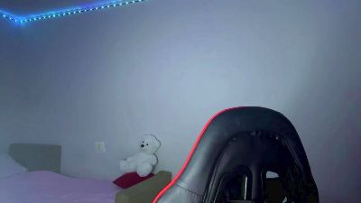 messy_nessy live cam on Cam4