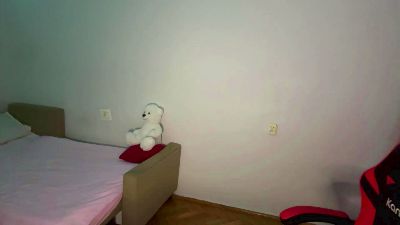 messy_nessy live cam on Cam4