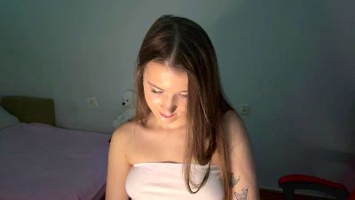 messy_nessy live cam on Cam4