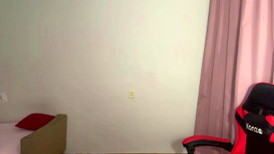 messy_nessy live cam on Cam4