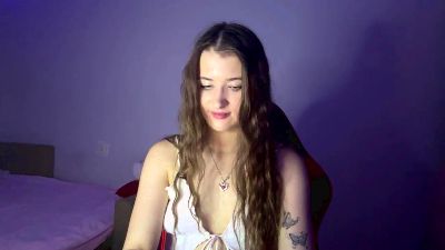 messy_nessy live cam on Cam4