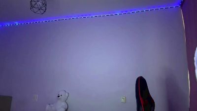 messy_nessy live cam on Cam4
