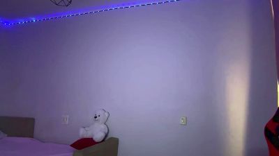 messy_nessy live cam on Cam4