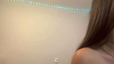messy_nessy live cam on Cam4