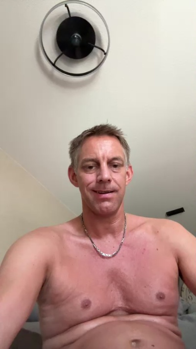 metzi80_fun live cam on Cam4