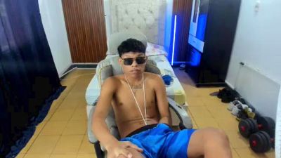 mhata_juan live cam on Cam4