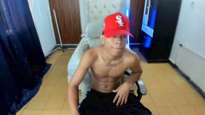 mhata_juan live cam on Cam4