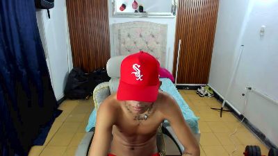 mhata_juan live cam on Cam4