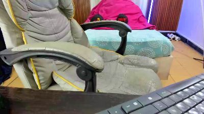 mhata_juan live cam on Cam4
