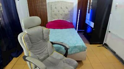 mhata_juan live cam on Cam4