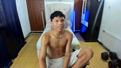 mhata_juan live cam on Cam4