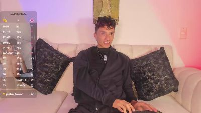mhatias_ live cam on Cam4