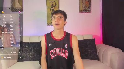 mhatias_ live cam on Cam4