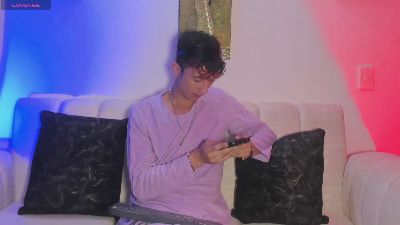 mhatias_ live cam on Cam4