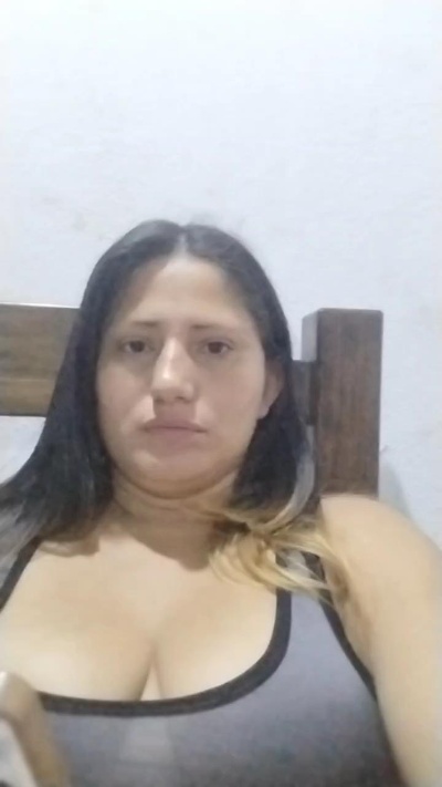 mia26fun live cam on Cam4