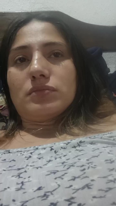 mia26fun live cam on Cam4