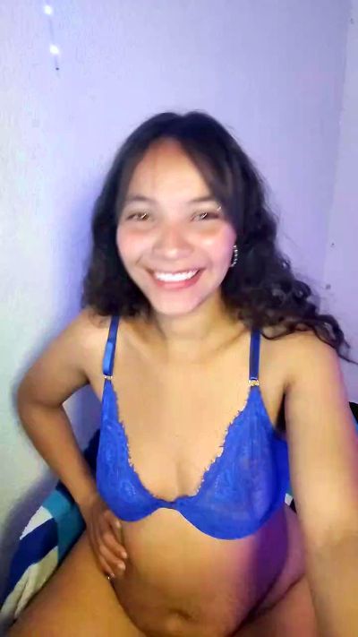 mia_blue01 live cam on Cam4