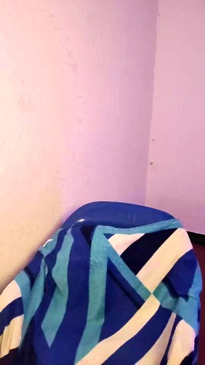 mia_blue01 live cam on Cam4