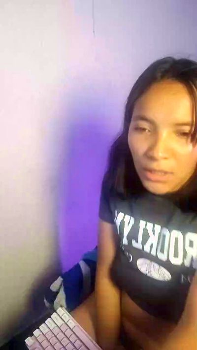 mia_blue01 live cam on Cam4