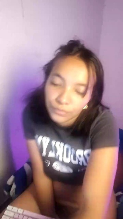 mia_blue01 live cam on Cam4