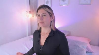 mia_lenss live cam on Cam4