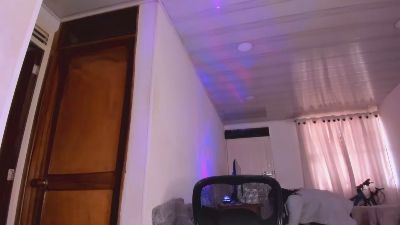 mia_velvet1 live cam on Cam4