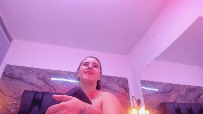 miaablondee_ live cam on Cam4