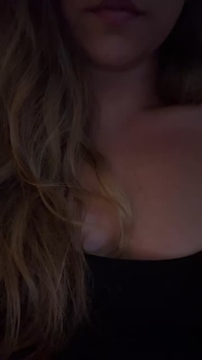 miadangelisz live cam on UnifiedCams
