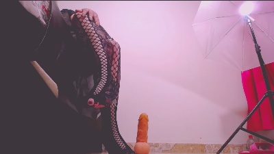 miadangerhot live cam on Cam4