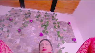 miadangerhot live cam on Cam4