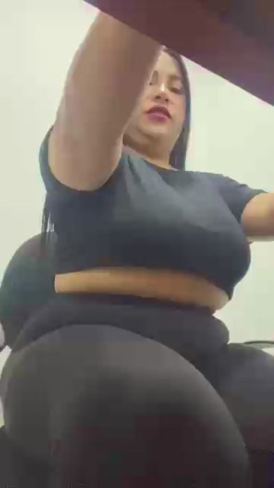 miajazmin1 live cam on Cam4